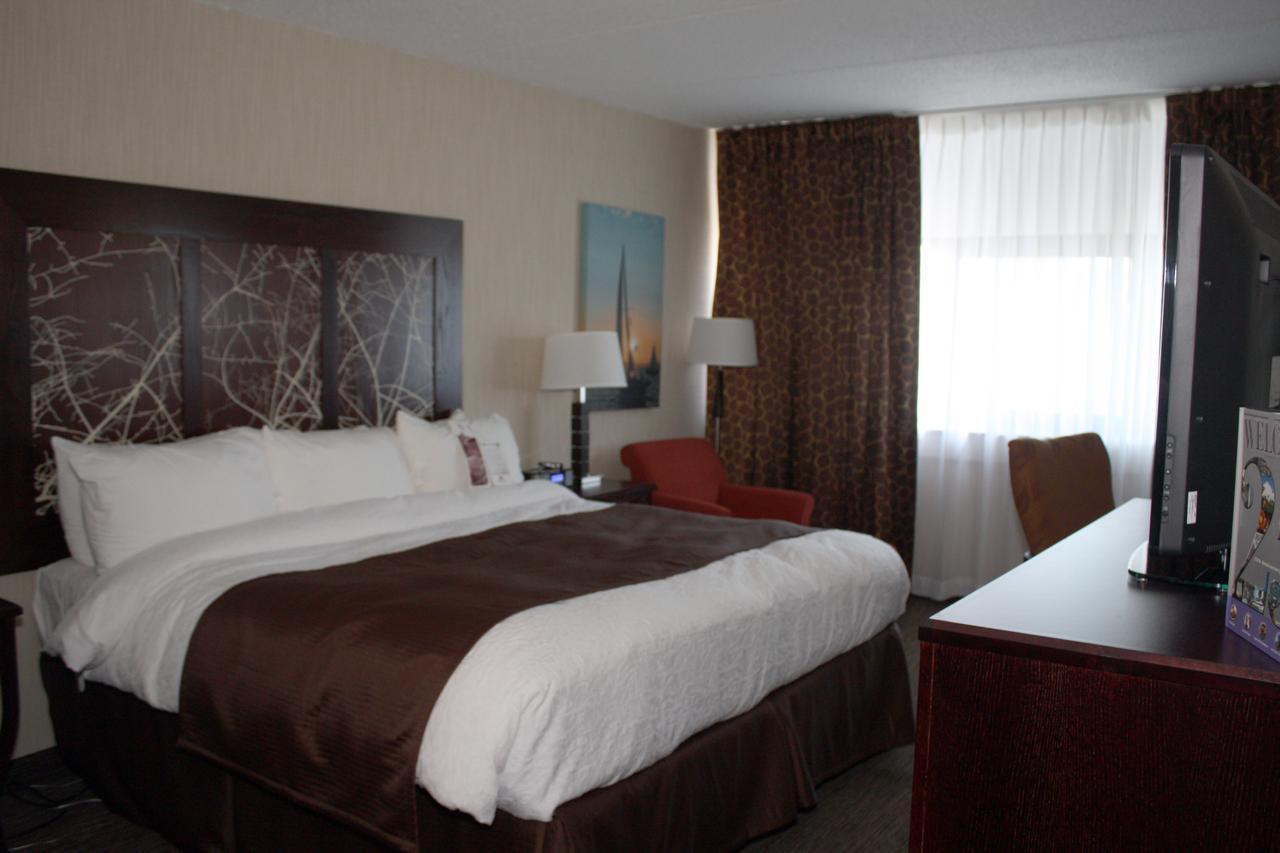 Ramada By Wyndham Buffalo Downtown Экстерьер фото