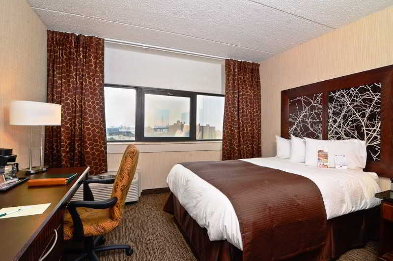 Ramada By Wyndham Buffalo Downtown Экстерьер фото