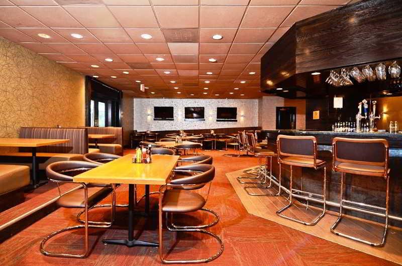 Ramada By Wyndham Buffalo Downtown Экстерьер фото