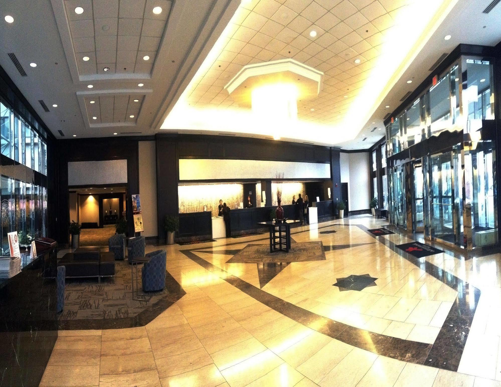 Ramada By Wyndham Buffalo Downtown Экстерьер фото